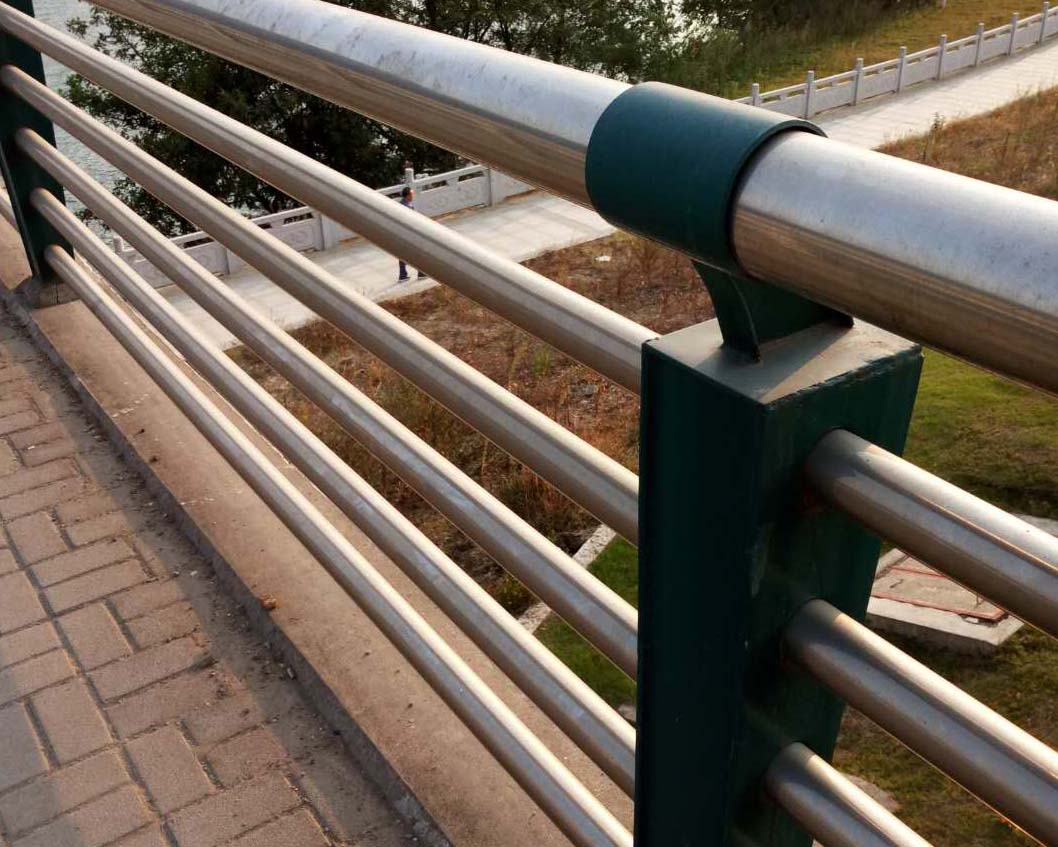 不銹鋼復合管護欄